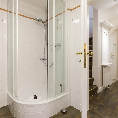 Christopher App 6 Stroenhues *