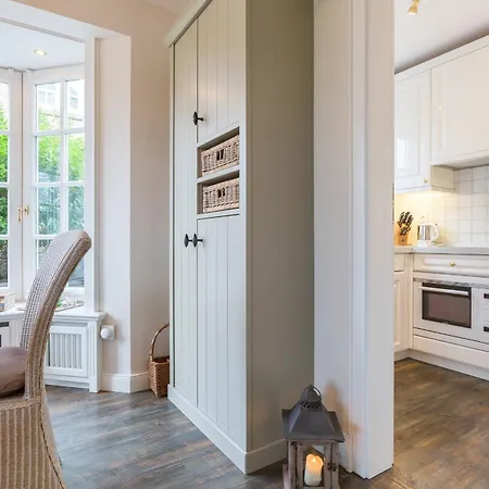 Christopher App 6 Stroenhues *