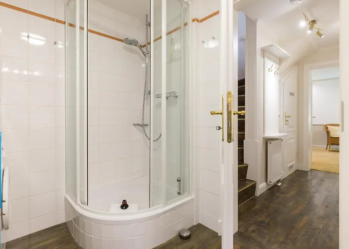 Christopher App 6 Stroenhues *